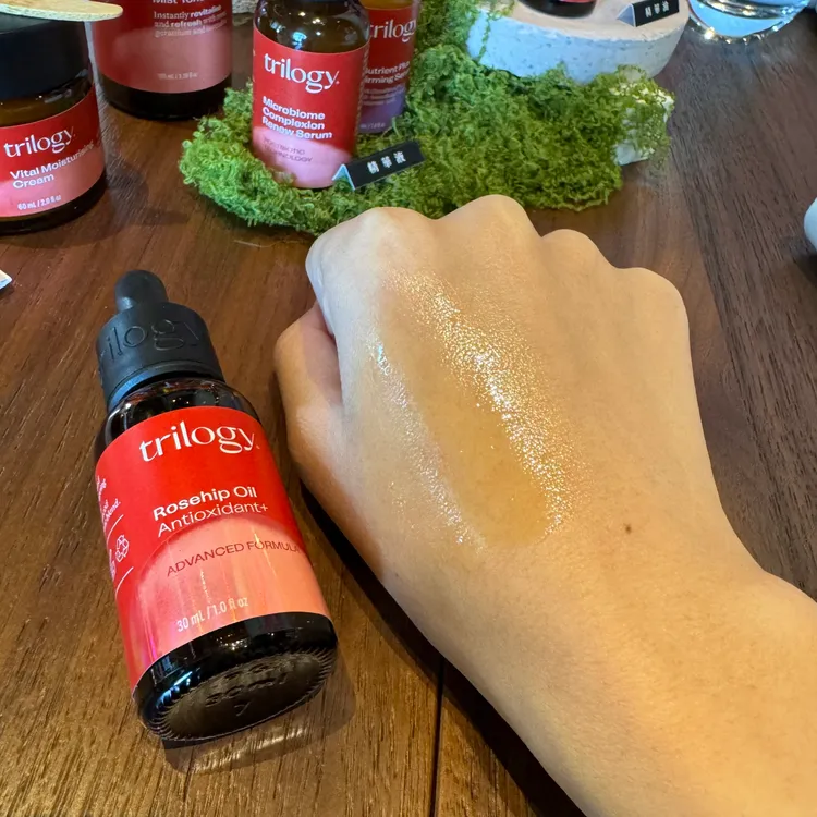 保濕抗氧化玫瑰果精華油，30ml／1490元。張家玲攝