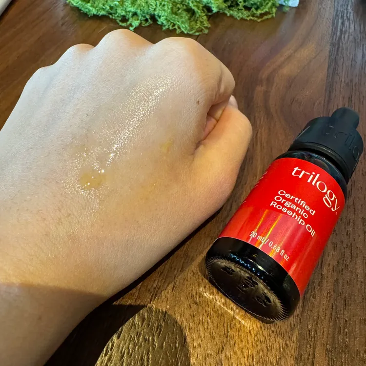 有機全效純玫瑰果油，20ml／850元、45ml／1590元。張家玲攝