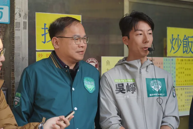 王義川、吳崢受訪。吳崢辦公室提供