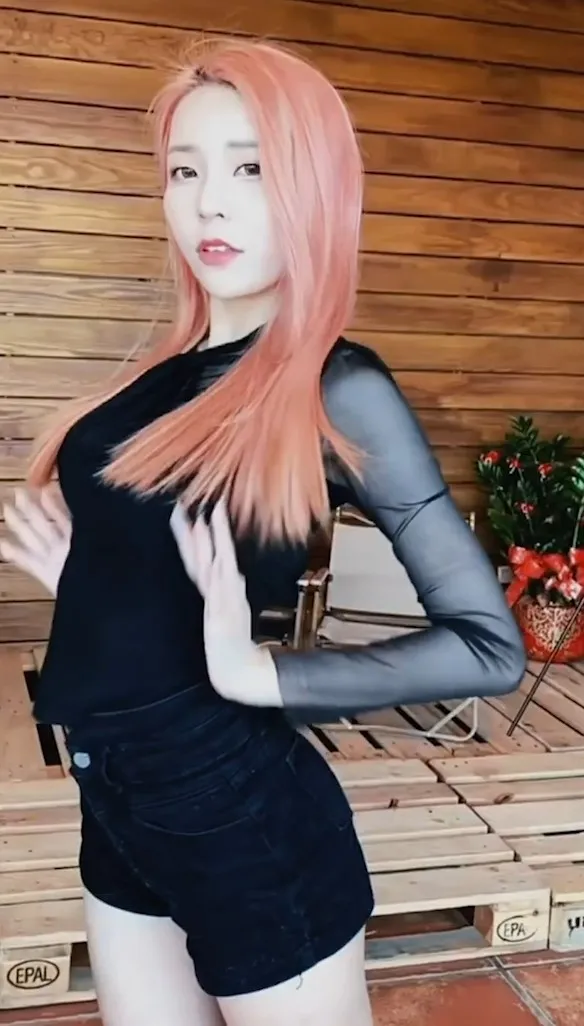 學完防身術順便展現完美身材。IG@bardie1230 提供