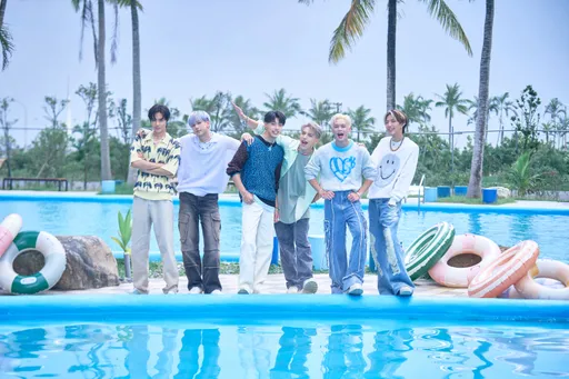 男團「Ozone」最真實面貌曝光 房間玩枕頭戰