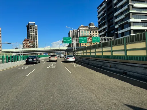 建國高架出城接國1路面11/27啟動更新 夜間封閉施工改走平面