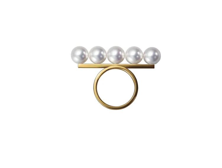 TASAKI Balance Signature珍珠黃K金戒指，11萬5000元。品牌提供