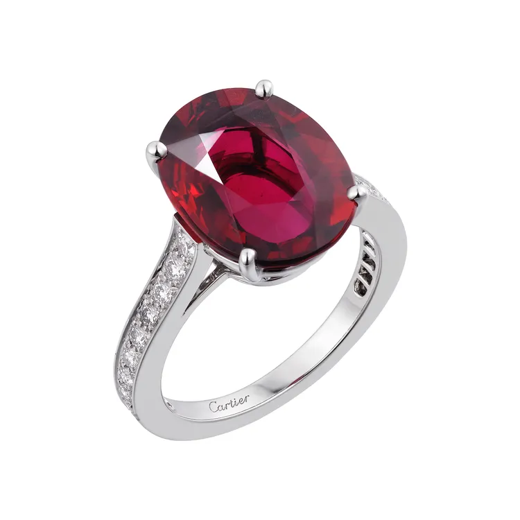 林青霞私藏的卡地亞紅寶石戒指。品牌提供