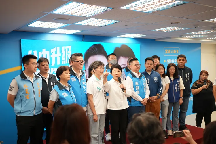 盧秀燕前天為立委參選人黃健豪站台時，質疑民進黨「現任的立委在睡覺嗎？」資料照片