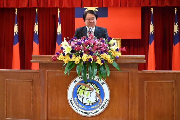 林右昌部長在移民特考第11期結訓典禮勉勵新進移民官。翻攝畫面