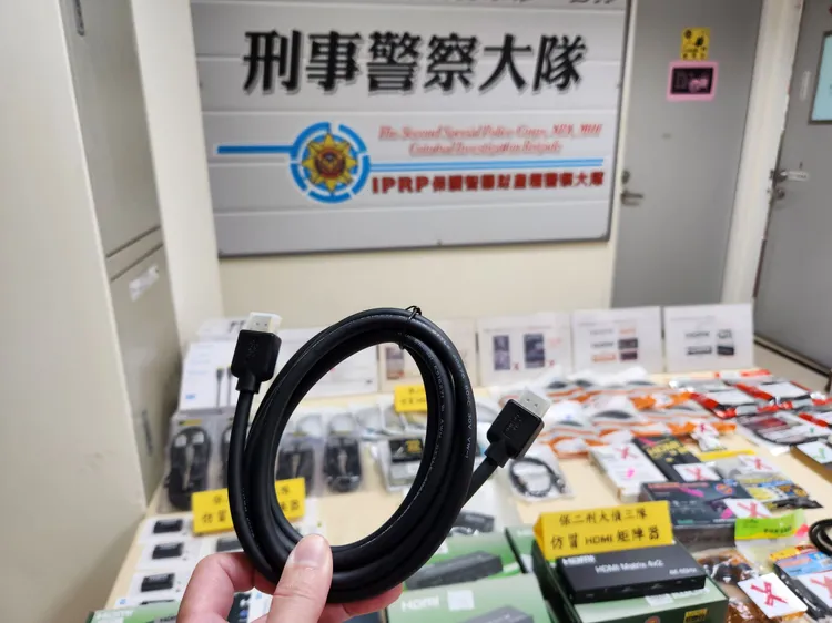 仿冒的HDMI影像連接線易短路起火，而且傳輸畫質較差。翻攝畫面