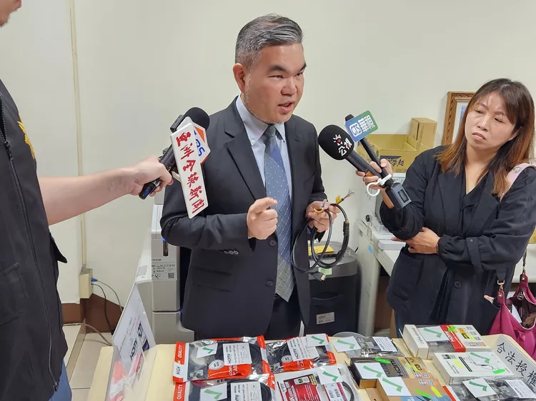 鑑定人確定為仿冒品，多為來自中國。翻攝畫面