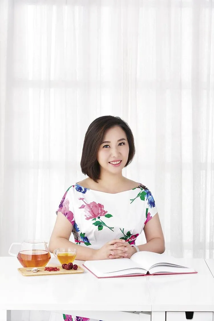 李思儀中醫師分享持之以恆的足浴有助養生。業者提供