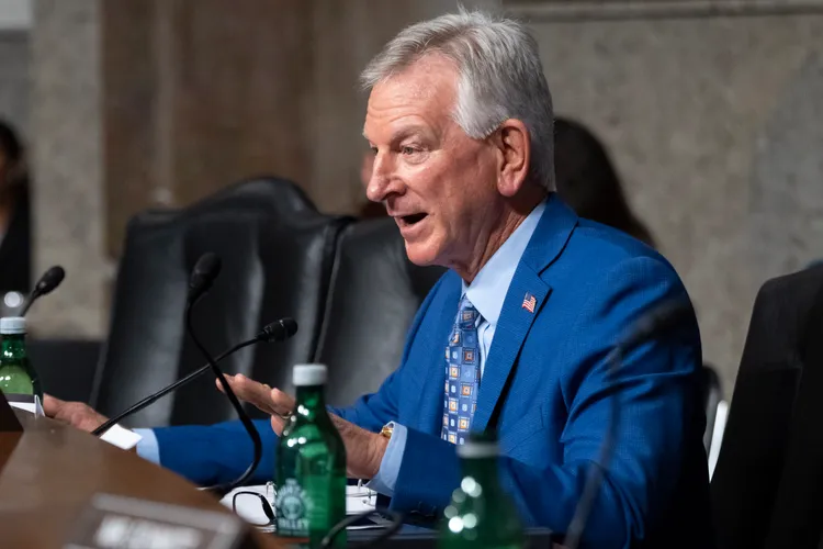 共和黨參議員塔伯維爾杯葛下，弗蘭切蒂自8月中以來一直是代理海軍軍令部長。美聯社