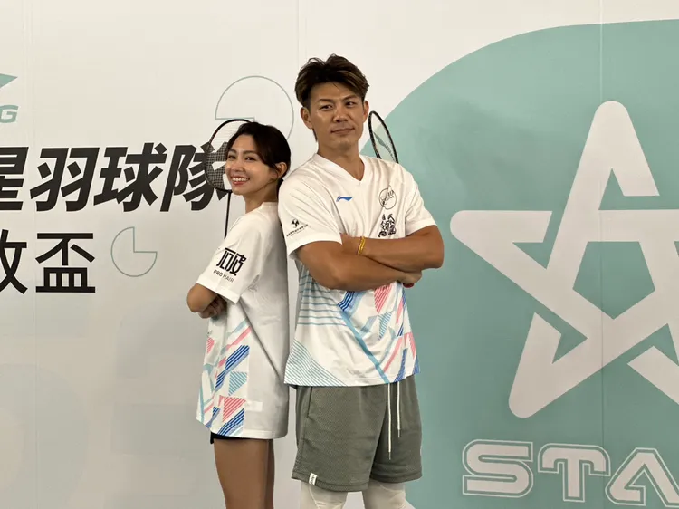 陳志強（右）平時替曾智希打排卵針。趙大智攝