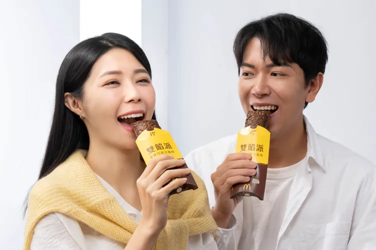 「香蕉巧克力風味雙餡派」11/15至12/19回歸。業者提供