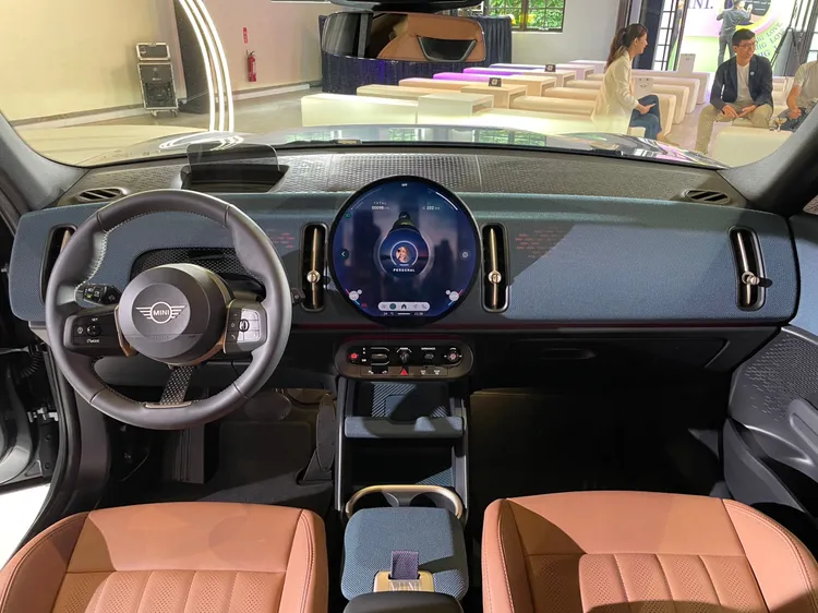 在簡約的風格下全新MINI Countryman依舊透過獨特的設計手法，帶來摩登精品化的風味。林浩昇攝