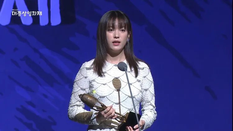 韓孝周以《MOVING異能》奪視后。翻攝YouTube