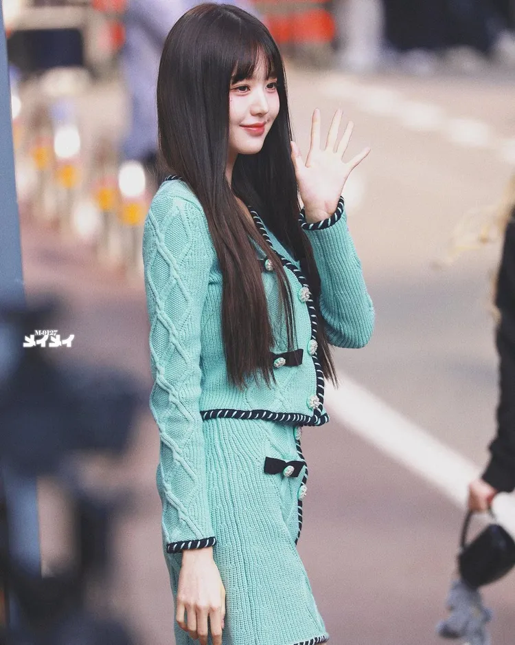 張員瑛擁有不科學的九頭身身材。翻攝張員瑛IG