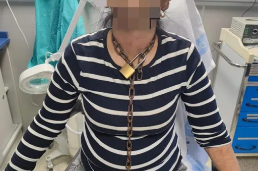 搭便车遭绑成性奴...　妙龄女颈挂锁链满脸血求救