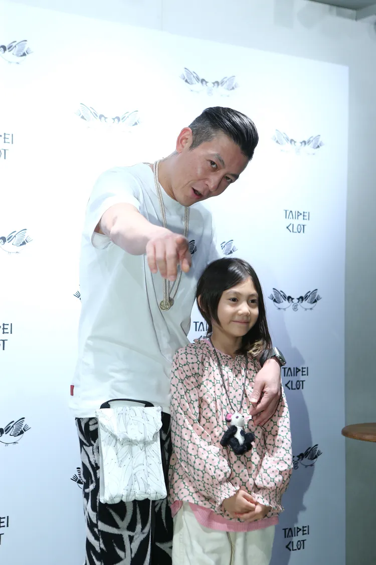 陳冠希（左）對女兒相當疼愛。攝影中心攝