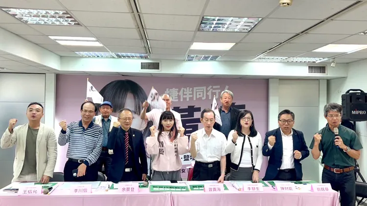 本土社團聚集一堂力挺黃捷。翻攝畫面