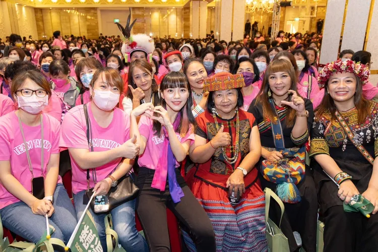 黃捷說，韓國瑜又要回來了，但是沒關係，讓黃捷進國會跟他對戰。黃捷服務處提供