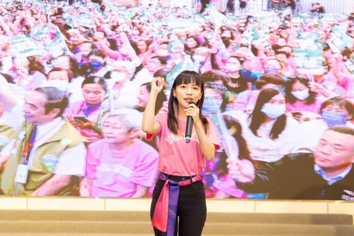 韓國瑜列國民黨不分區第一　黃捷：讓我進國會跟他對戰守護台灣