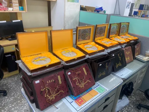 捧126萬元向嫩妹買300年老普洱 攏是假!他見大媽來面交切心告詐欺