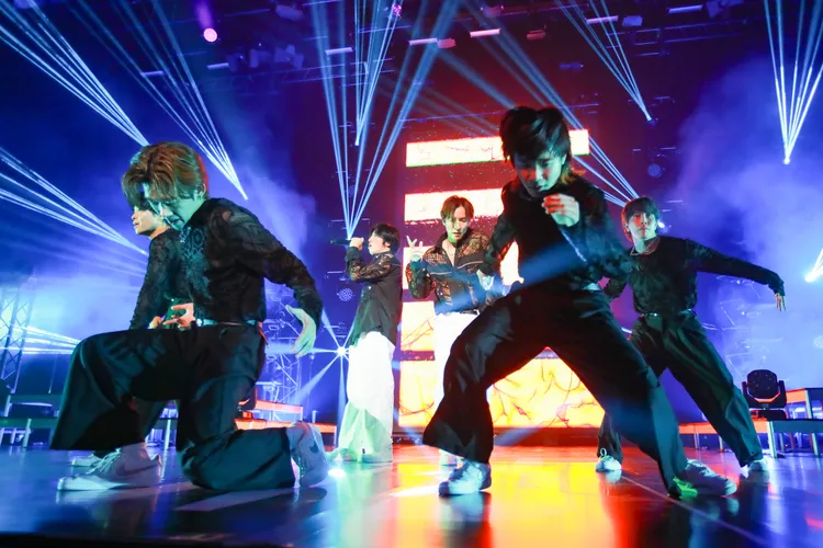 w-inds.請粉絲尖叫，重溫2004年首次來台的情景。COME ON JKSSP提供