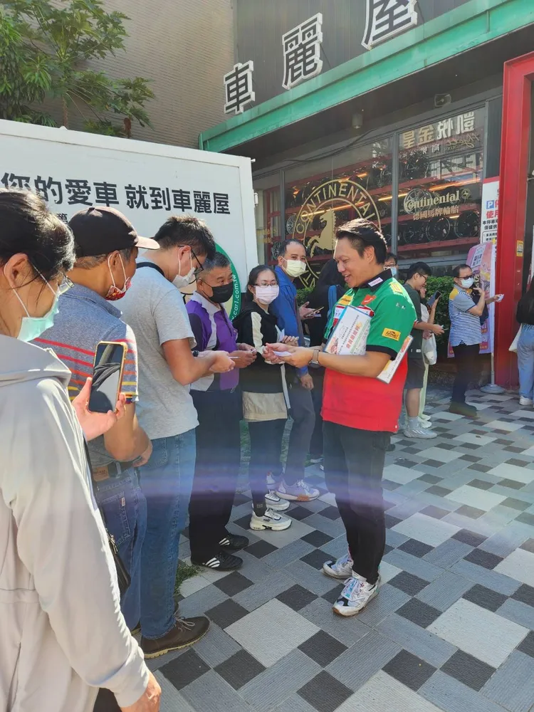 為呼籲與鼓勵大家踴躍捐出熱血，車麗屋還提供了20吋鈦空銀行李箱與法蘭絨保暖毯等贈品，以感謝響應活動的民眾。業者提供