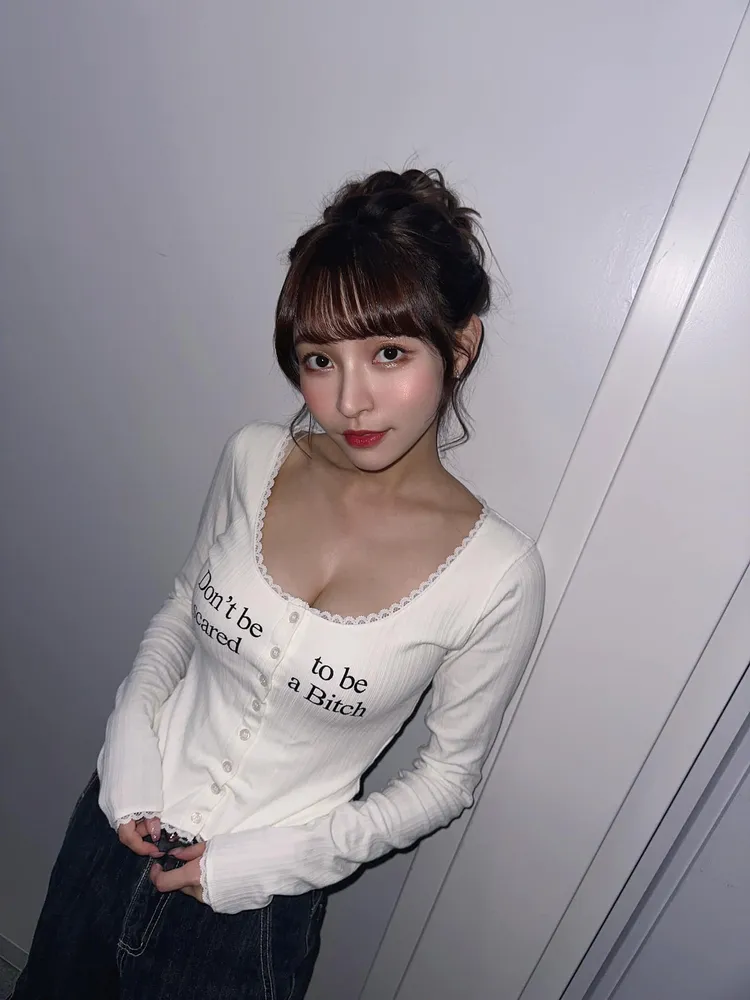 林襄胸前的英文句子意外成為亮點。取自林襄臉書