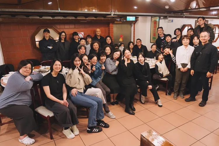 親人摯友們送陳慧翎導演最後一程。翻攝周銓臉書