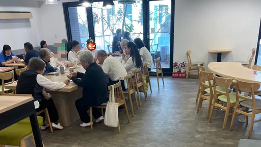 老人家惡嗆速食店員「你Ｘ媽」　竟因這事動肝火反惹眾怒