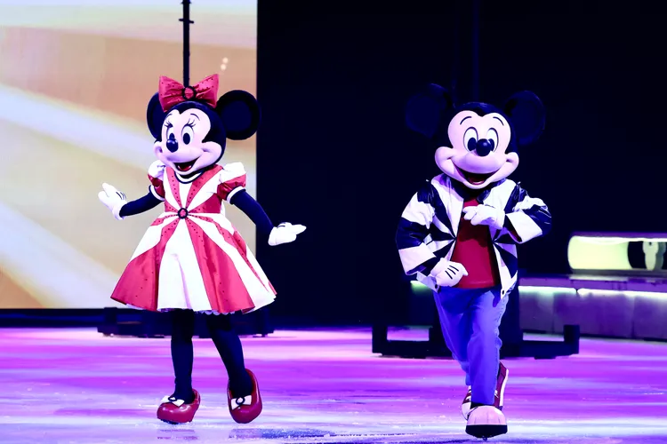 小朋友最期待的米奇米妮與大家一起同樂。彭欣偉攝