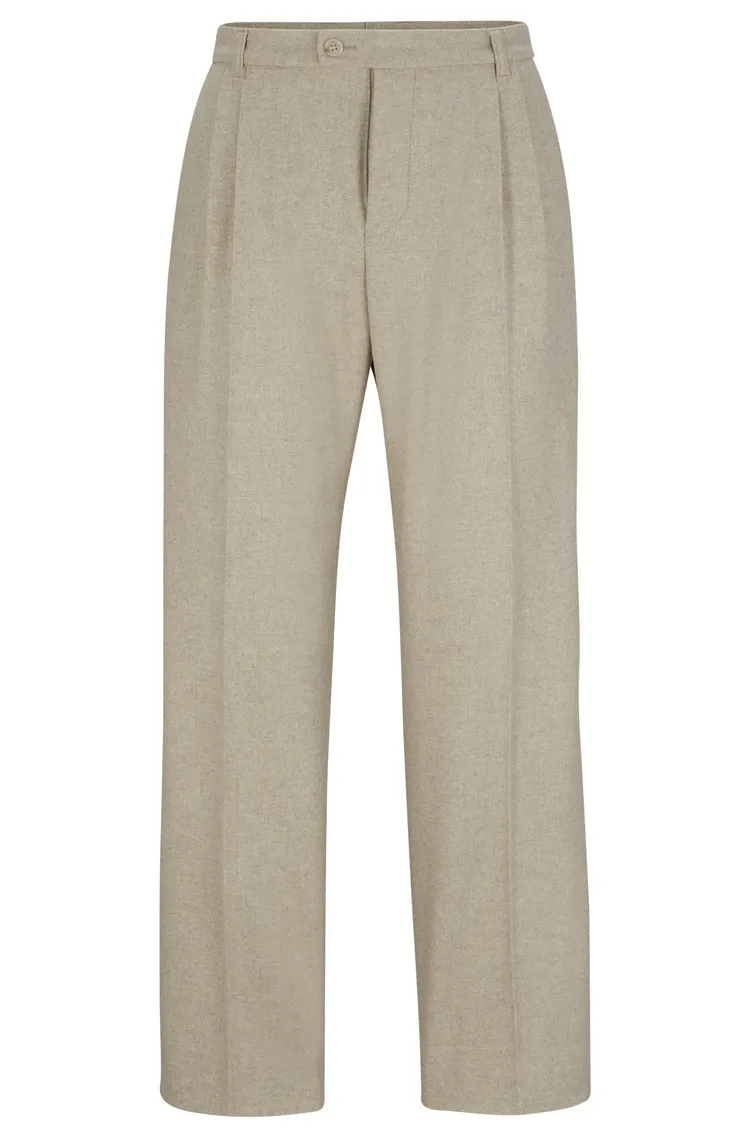 米色再生羊毛寬版長褲，1萬3400元。品牌提供