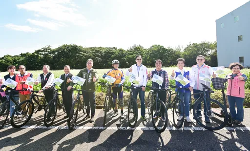 單車散策漫遊蕎麥花田 張善政:推廣大園蕎麥、打造桃園農產品特色