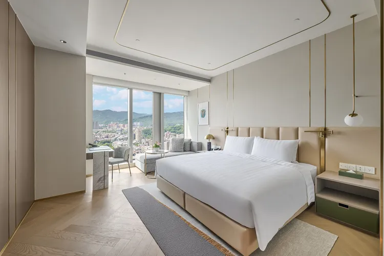 台北漢來大飯店豪華客房。業者提供