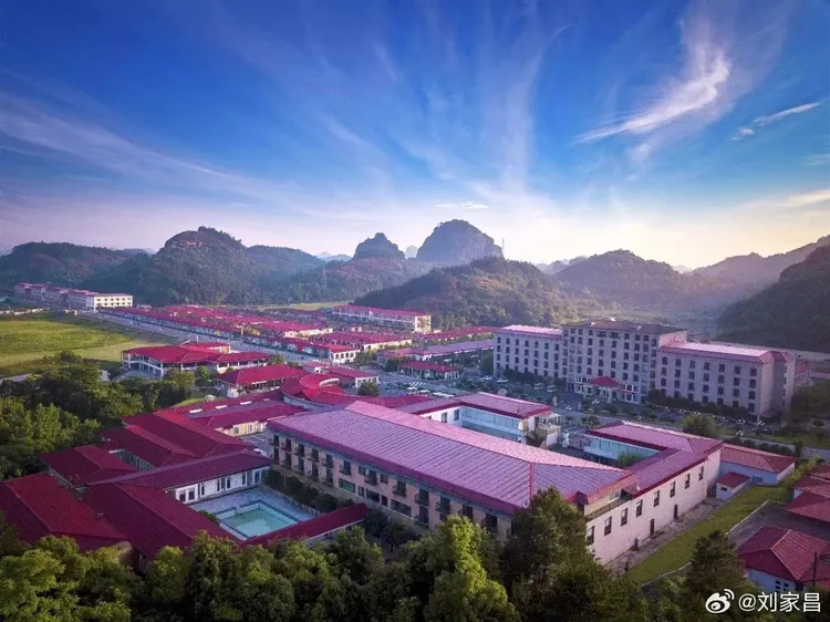 劉家昌視為心血的「華泉小村藝術城」。翻攝劉家昌微博