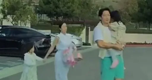 野生捕獲Rain金泰熙夫妻洛杉磯接女兒!網友讚嘆「好像偶像劇」