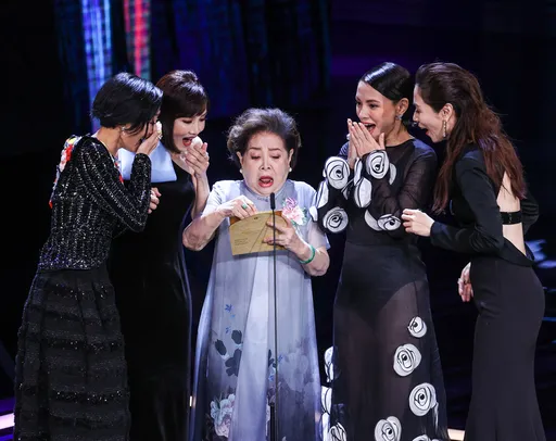 金馬獎十大亮點!膝關節說她來日方長 拱林青霞接水餃代言