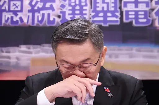 柯文哲為農地爭議哭了! 民進黨開酸「拿家人當擋箭牌」:哽咽完剛好時間到