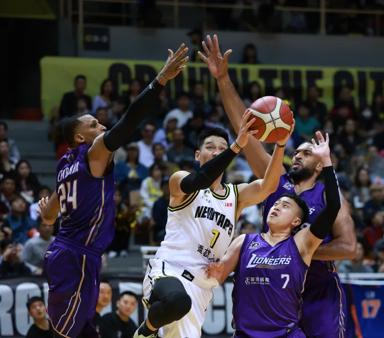 林書豪(中)。國王