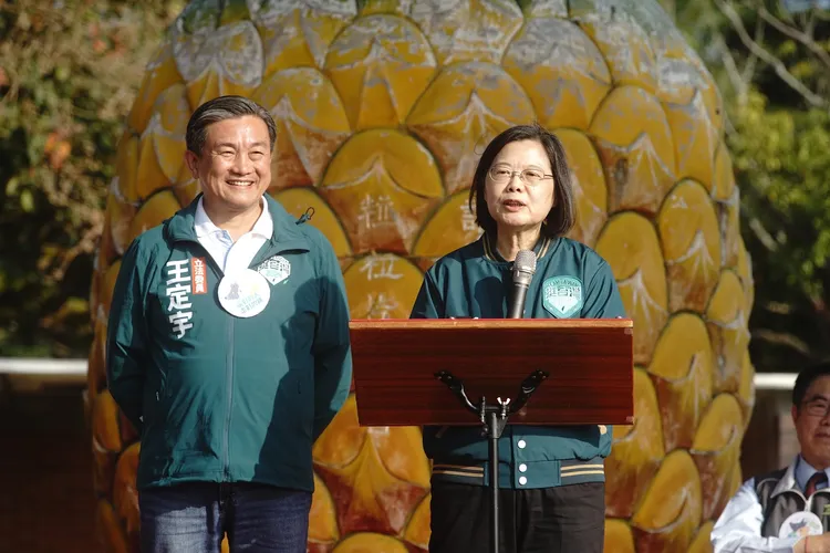 蔡英文強調國會過半，才能讓好政策得以落實。王定宇服務處提供