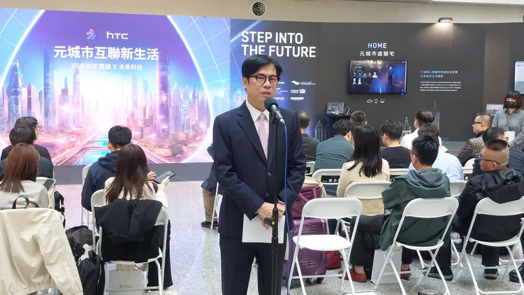 高雄市長陳其邁感謝行政院支持推動大林蒲遷村，表示將傾全力辦好遷村。凃建豐攝