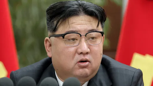 攝影師出包或不修圖了？金正恩為國操勞華髮生　疲態盡現大肉疣搶鏡