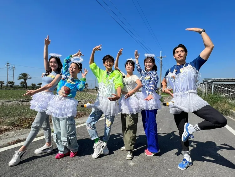 藝人跳天鵝湖。民視提供