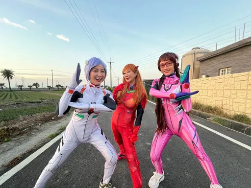 楊繡惠扮福音戰士跳舞頻掉拍　烈日割牧草躲起來讓阿翔輸