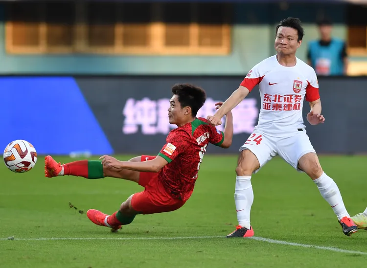 10月底河南對陣長春亞泰。新華社