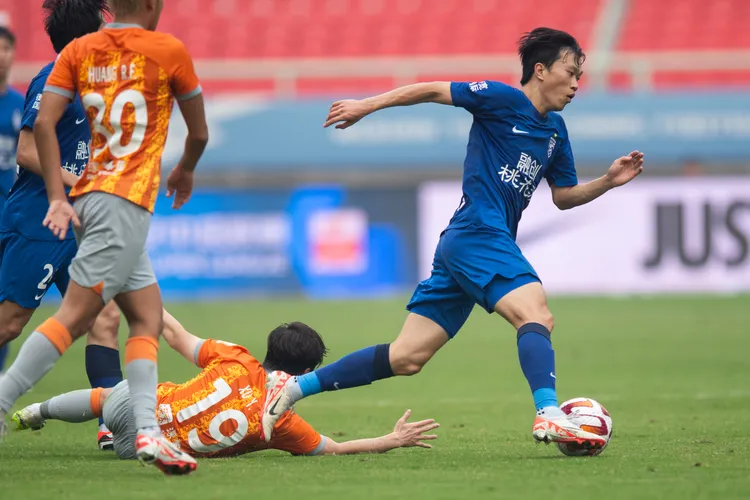 10月底武漢三鎮對戰深圳。新華社