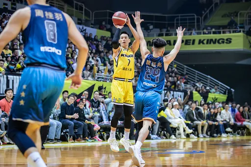 豪神!林书豪砍来台新高9记3分球 狂飙44分庆祝圣诞节