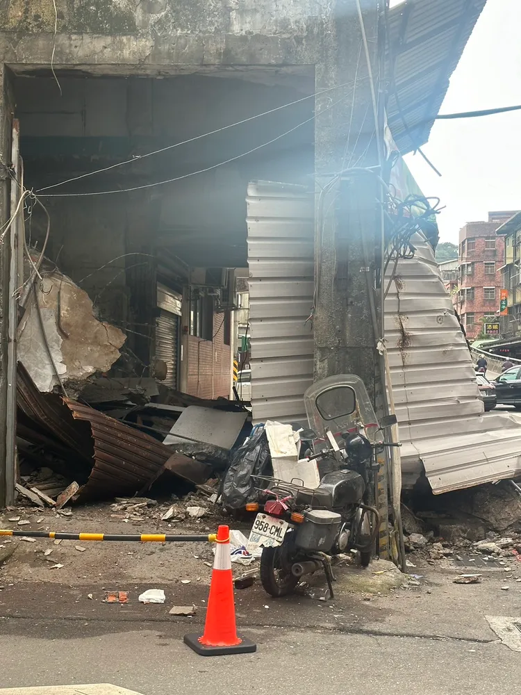 現場目擊民眾表示未發現人員傷困情形。翻攝照片