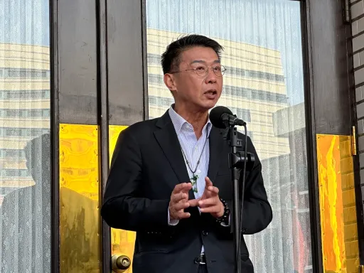 陳麗娜幫腔鍾易仲扯出他有3棟房　許智傑超火大：不道歉就提告