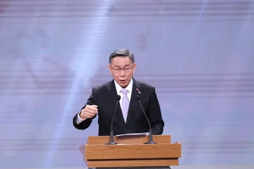 總統辯論會|賴清德辣問兩岸! 柯文哲反嗆他這句話失言:綠名嘴要忙消毒了